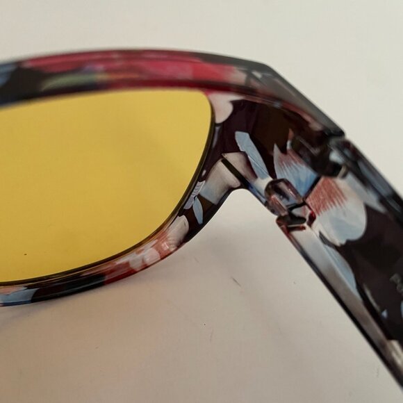 Floral Yellow-Lens Polarized Sunglasses - Picture 9 of 13